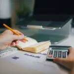 भारतीय परिवारों के लिए 50/30/20 बजट नियम: एक व्यावहारिक गाइड