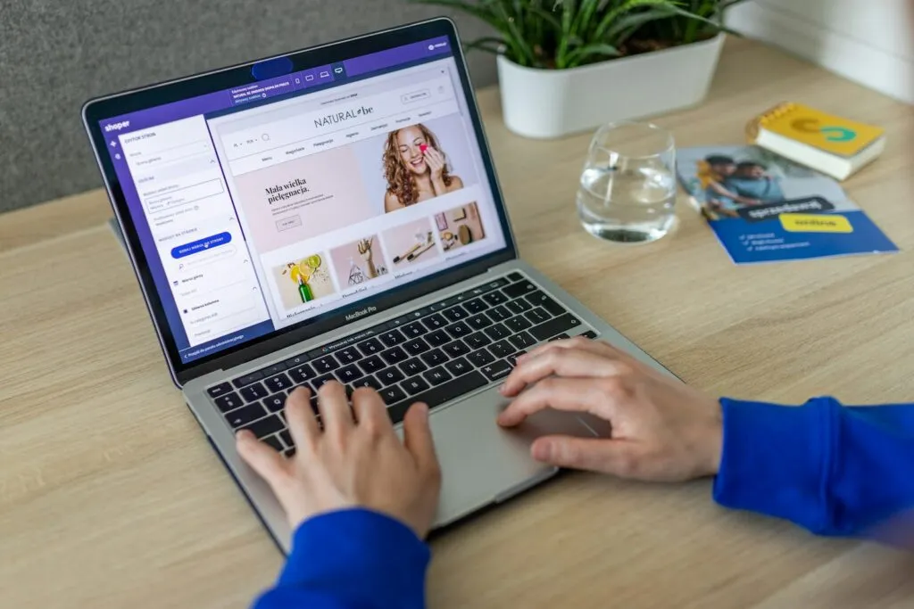 भारत में Shopify बनाम WooCommerce: आपके स्टोर के लिए कौन-सा चुनें?