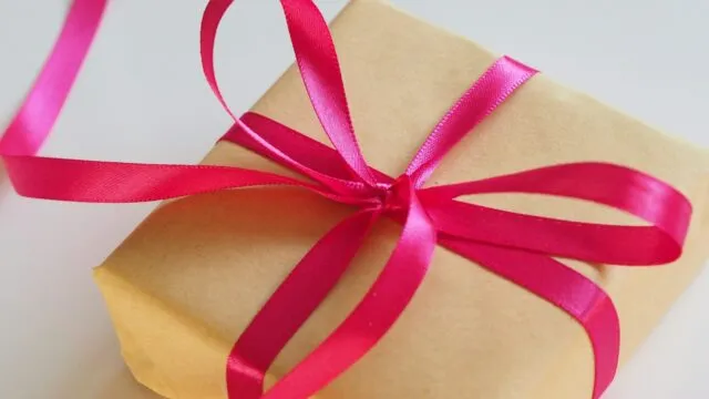 Anniversary Gift Ideas: Thoughtful Presents for Every Year and Budget