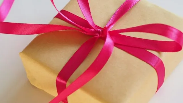 Anniversary Gift Ideas: Thoughtful Presents for Every Year and Budget
