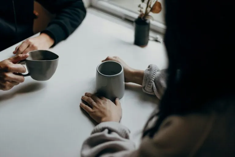 How to Communicate Better in a Relationship: 10 Habits That Reduce Fights